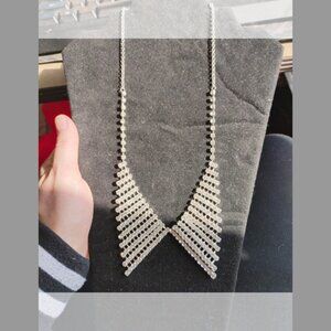 Shoe Dazzle bowtie necklace